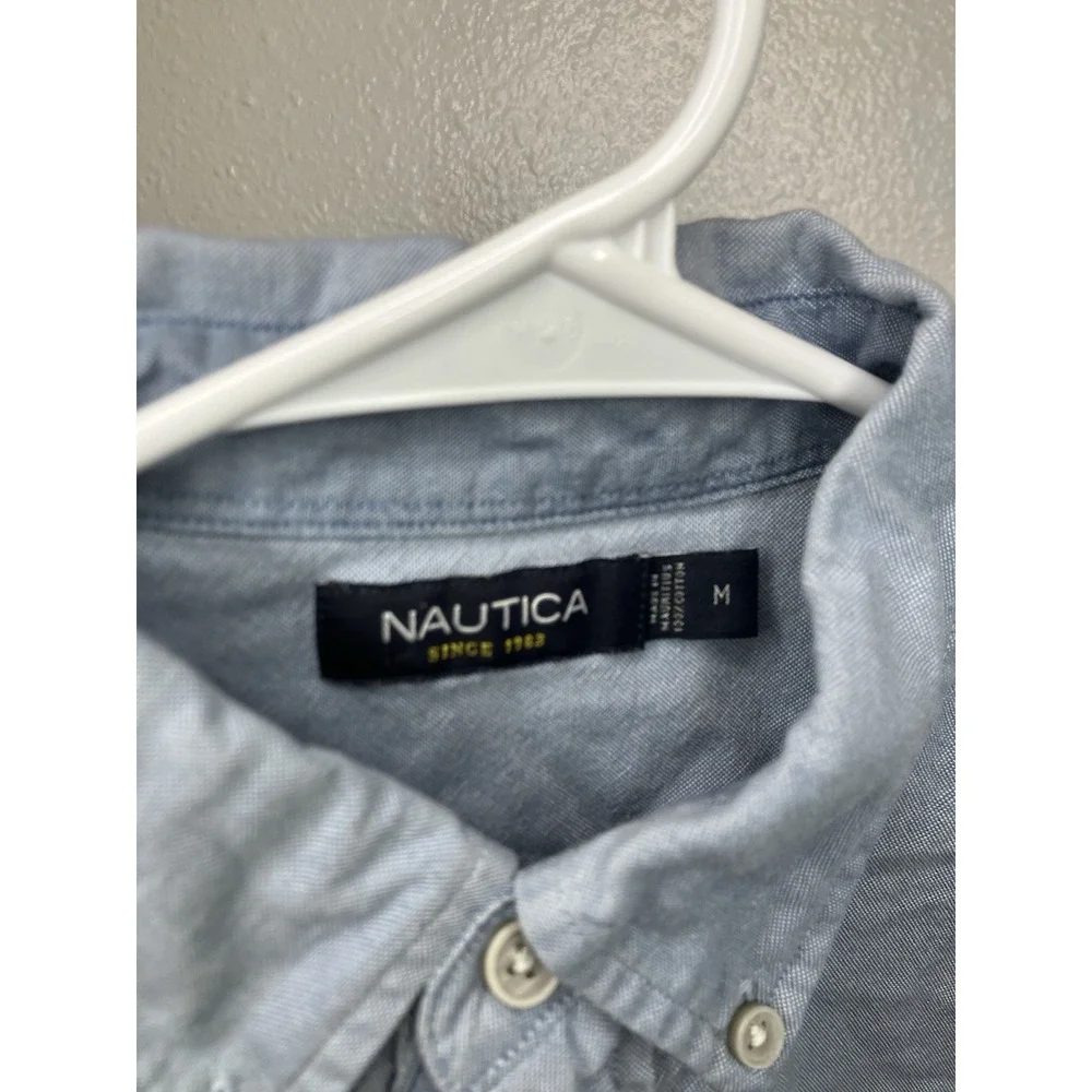 Nautica Blue Long Sleeved Button Shirt 100% Cotton Size Medium - Picture 3 of 5